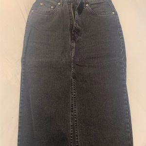 MIDI length denim skirt